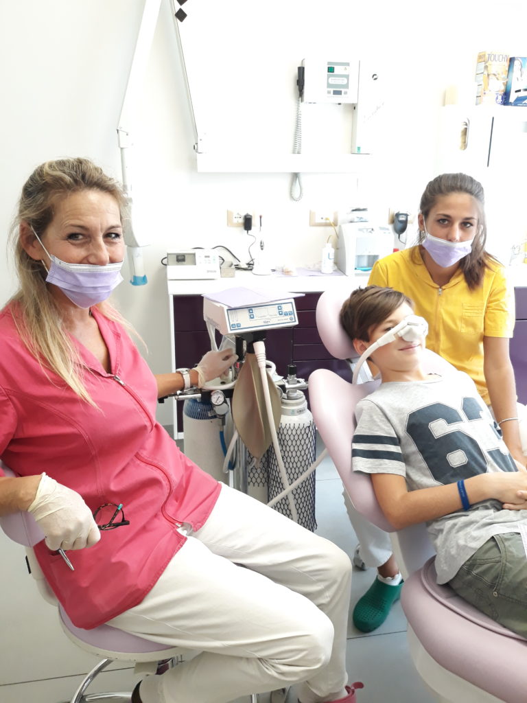 un ragazzo paziente dello Studio Dentistico Serena Baldi a Firenze